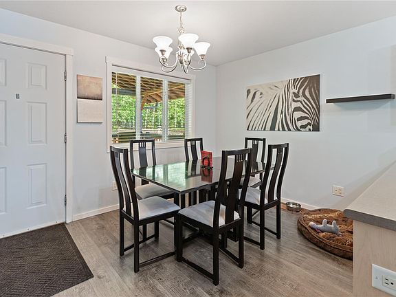 5th image of 614 Oakwood Rd