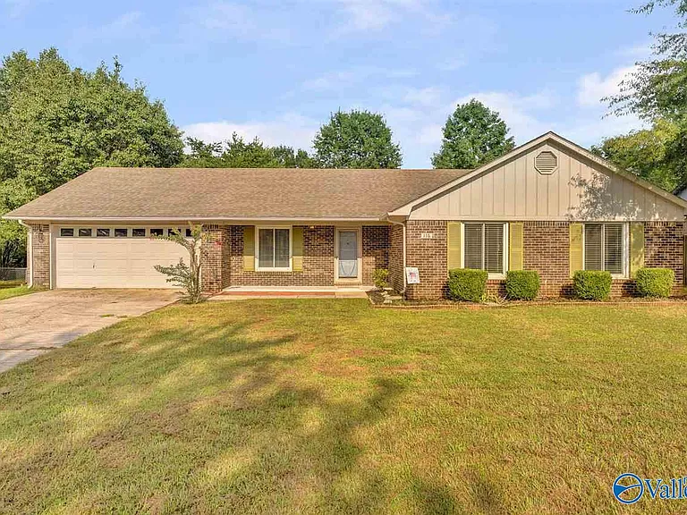 116 Bibb Dr — Photo 1