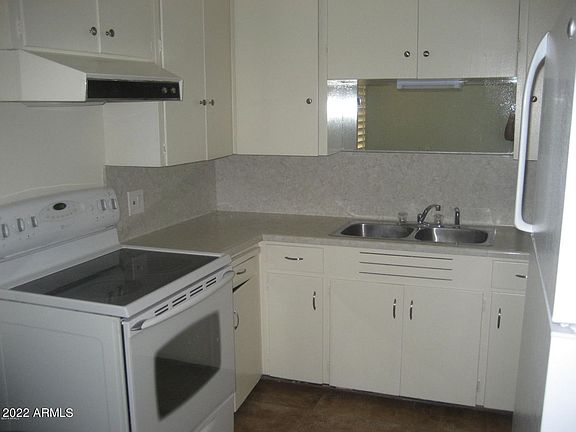 4th image of 2925 N 21st Ave