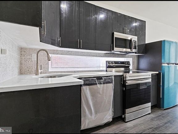 5th image of 1118 W Lehigh Ave