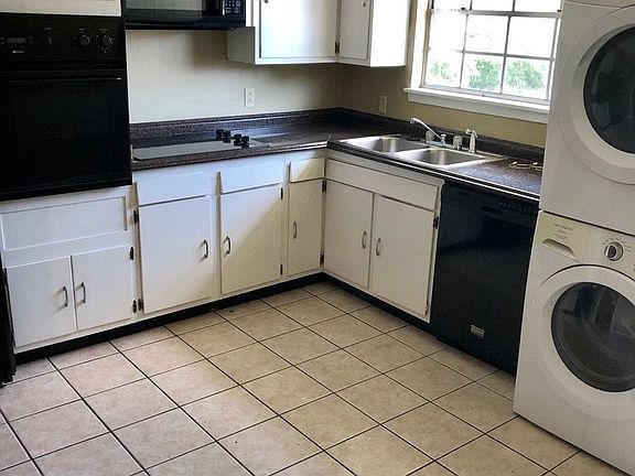 2nd image of 320 N Causeway Blvd APT 6