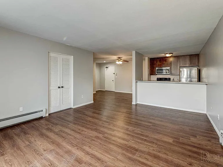 Lexington Hills Apartments — Photo 13