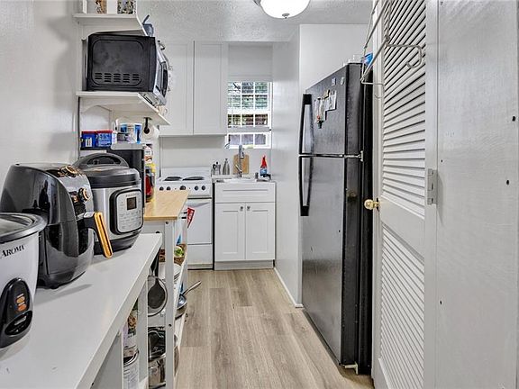 5th image of 2246 Hampton Dr