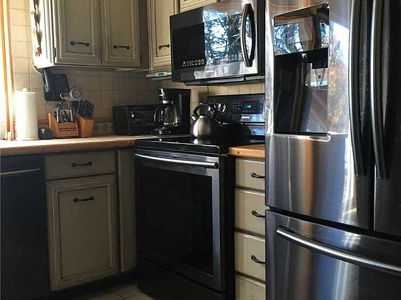 5th image of 4 Whitfield Ln