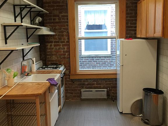 2nd image of 2371 28th St APT 2F