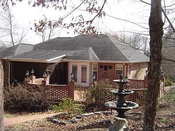 3rd image of 829 17th Avenue Dr SE
