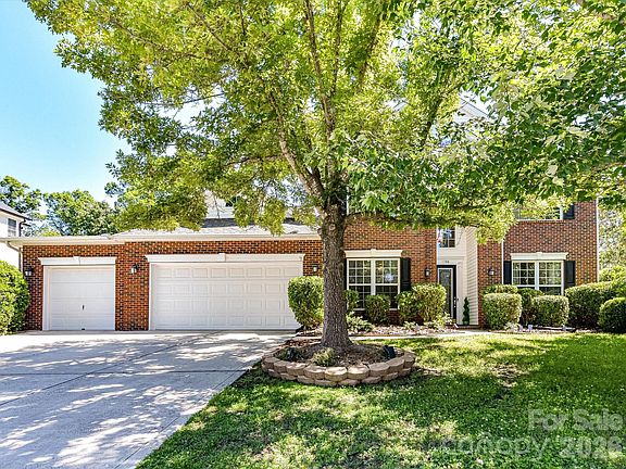 2nd image of 1788 Oakmont Dr