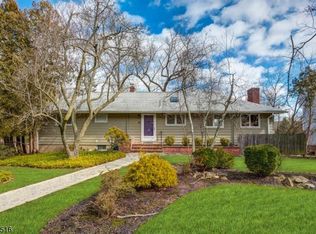 88 W McClellan Ave, Livingston, NJ 07039