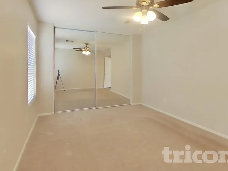 11634 W Vogel Ave — Photo 7
