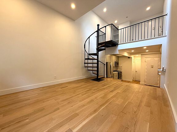2nd image of 7 W 87th St #5T