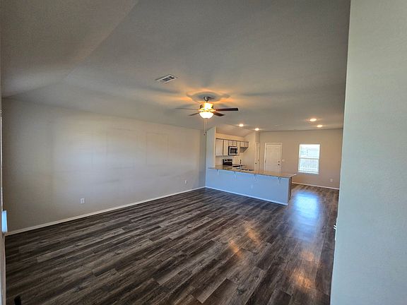 3rd image of 1061 E Bunting St