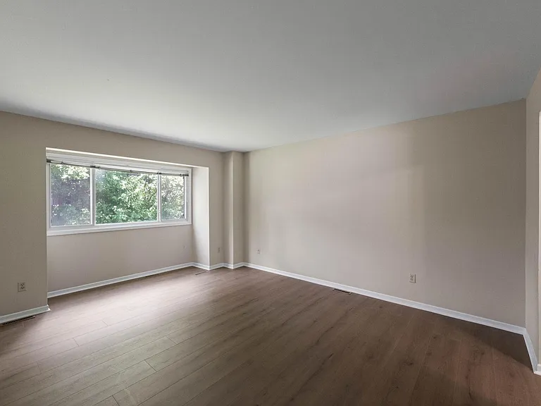 304 Pondridge Cir — Photo 13