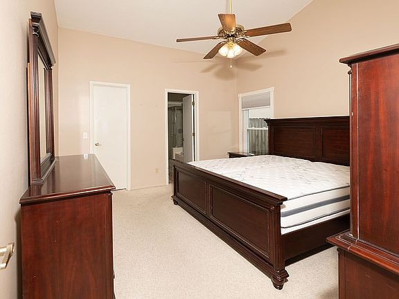 4th image of 742 Birgham Pl