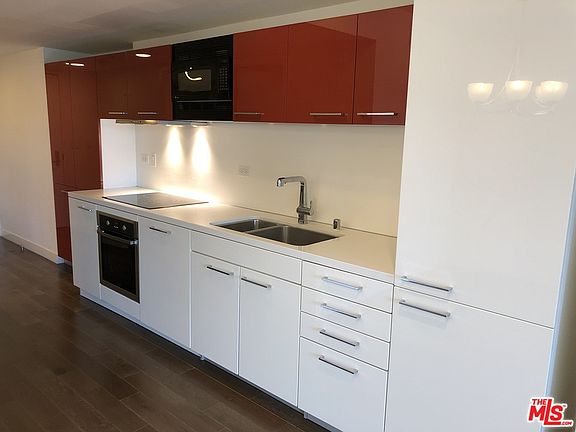 5th image of 901 S Flower St Unit 702