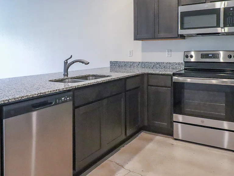 1230 Lehmann Dr — Photo 25