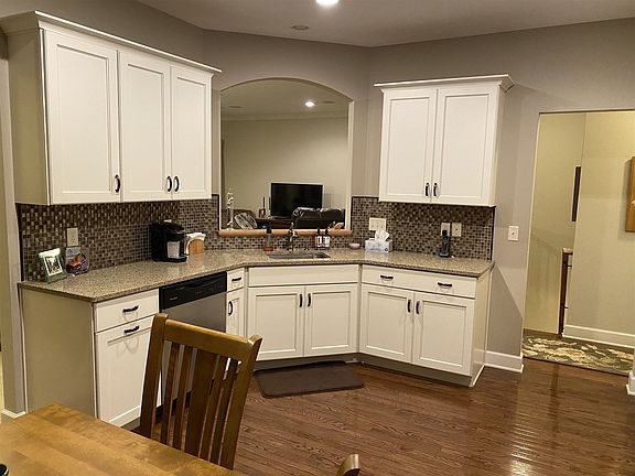 2nd image of 81 Meldon Cir