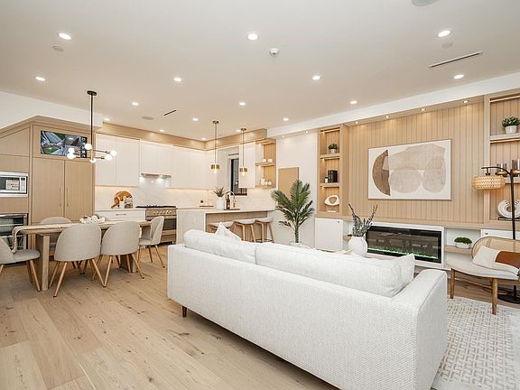 4th image of 150 E 51st Ave #1