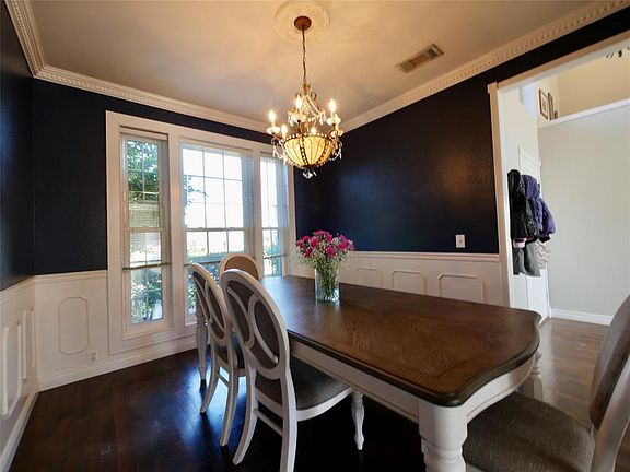 3rd image of 4026 Silktree Dr