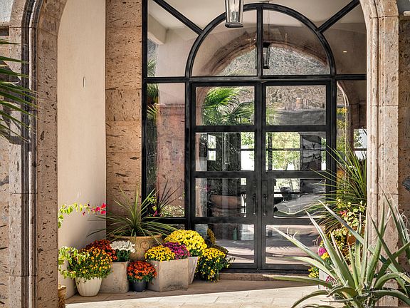 3rd image of 121 Camino Barranca