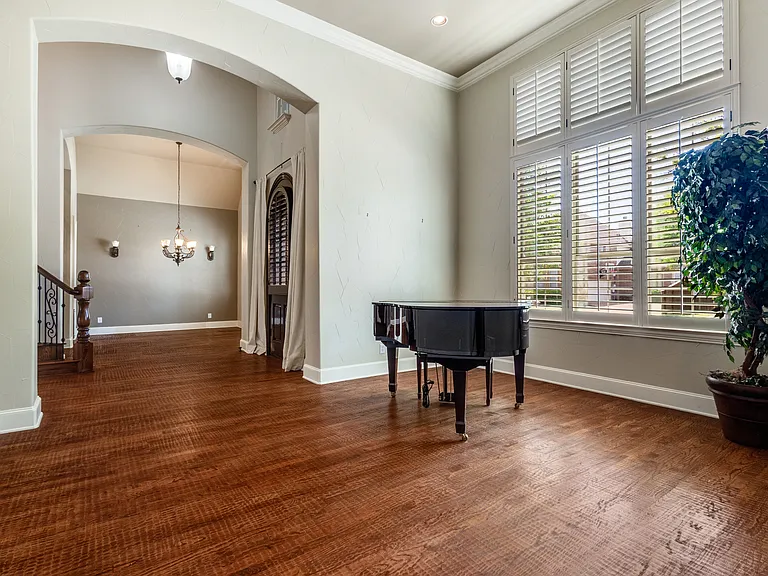 901 Sandy Trl — Photo 7
