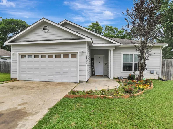 12511 Gulf Coast Dr, Willis, TX 77378