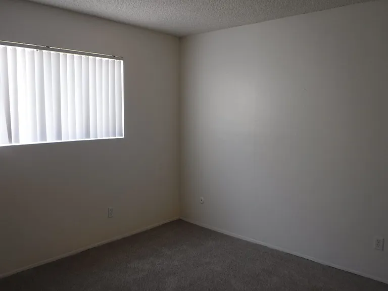 4423 Menlo Ave — Photo 24