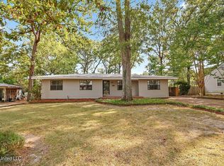 810 E Leake St, Clinton, MS 39056