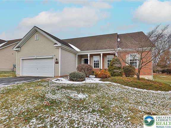 2nd image of 1384 Hennaberry Ln