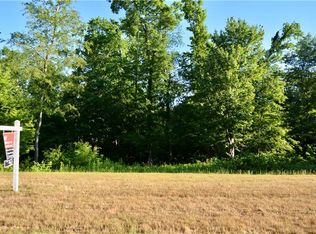 145 Lynwood Dr, Evans City, PA 16033