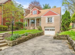 1221 Pennsylvania Ave, Oakmont, PA 15139