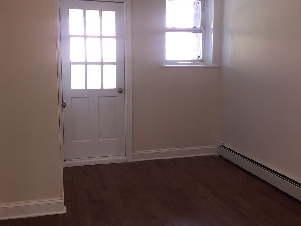 1st image of 8439 60th Ave #1