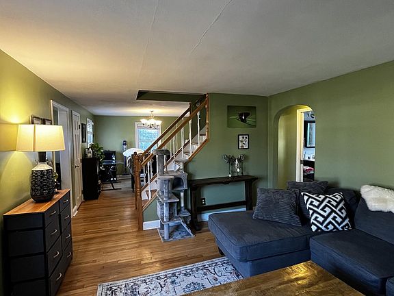 5th image of 132 Bolton St