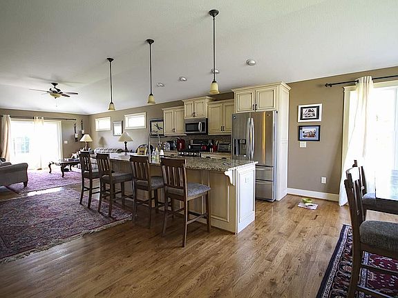 5th image of 1502 Batson Dr