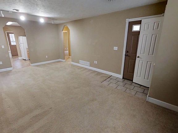 2nd image of 415 W 13th St