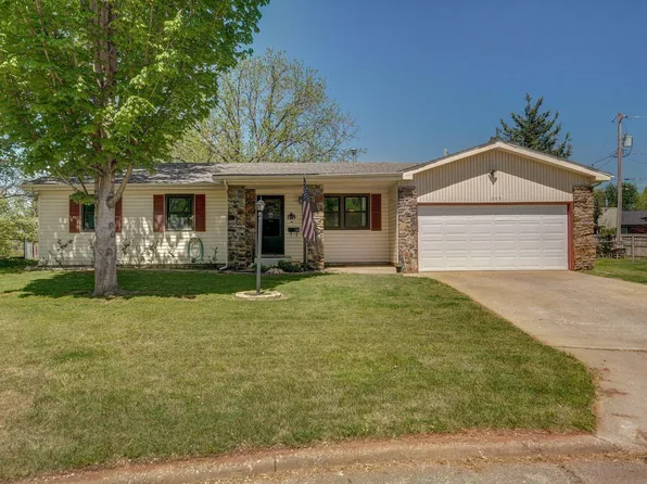 1645 W Berkeley Street, Springfield, MO 65807