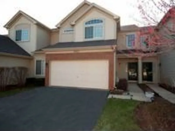 1040 Woodview Ct, Aurora, IL 60502