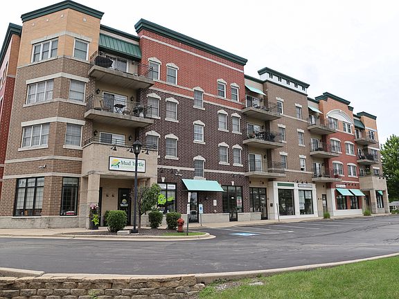 2nd image of 19806 Wolf Rd APT 304