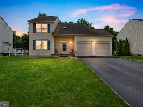 518 Bluebill Dr, New Castle, DE 19720