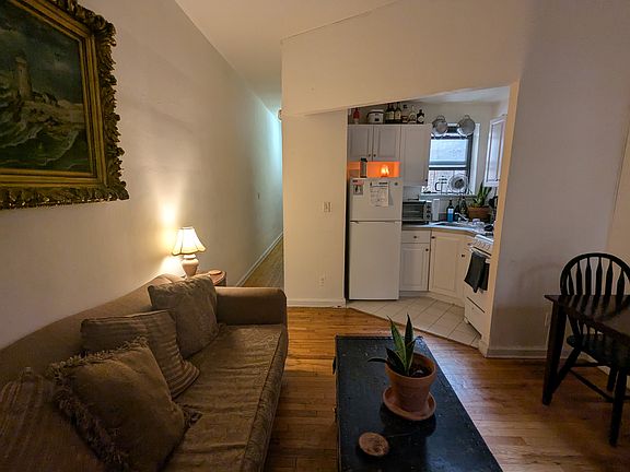 2nd image of 118 W 83rd St APT 3D