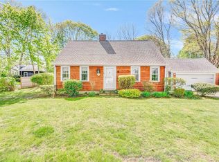 21 Frederick Dr, Barrington, RI 02806