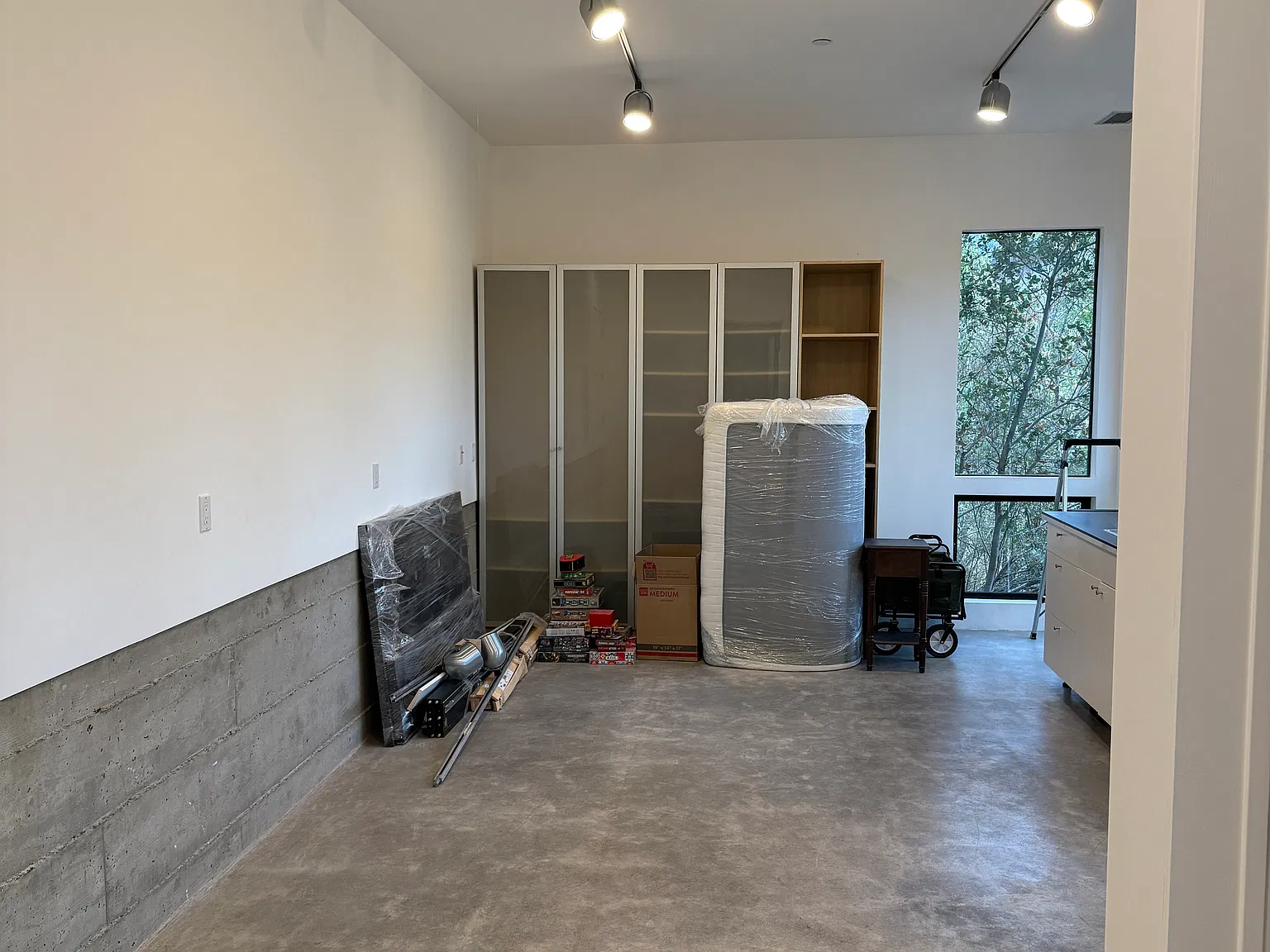 Manor Dr, San Carlos — Photo 1