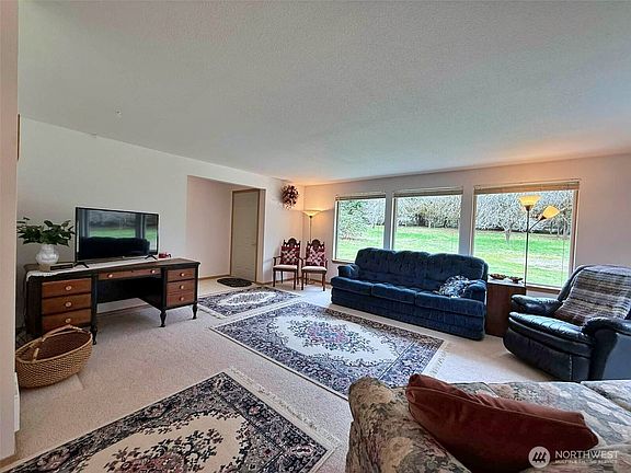 5th image of 246 Calvin Road