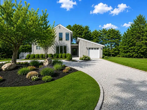 39 Tanners Neck Ln, Westhampton, NY 11977
