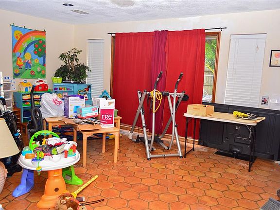 5th image of 2823 Bermuda Dunes Dr