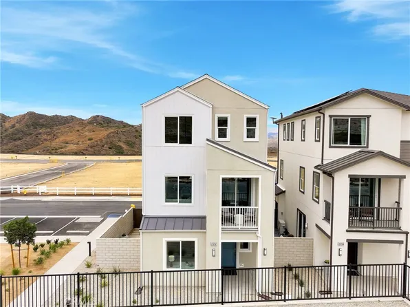 27604 Barefoot Pl, Valencia, CA 91381