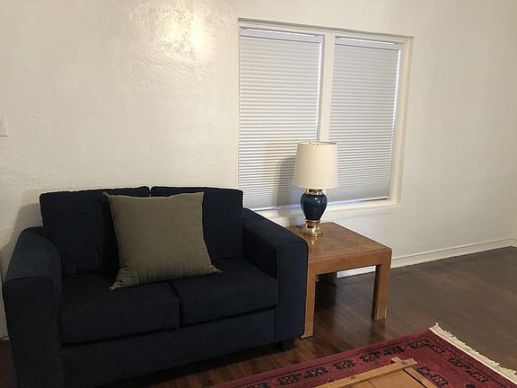 4th image of 401 Radford St