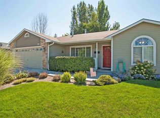 595 W Woodbury Dr, Meridian, ID 83646