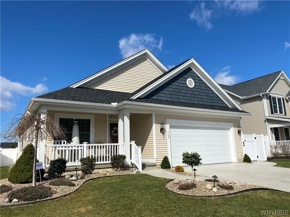 168 Boxelder Ln, Buffalo, NY 14228