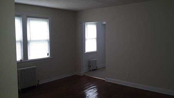 2nd image of 1400 29th St SE APT 8