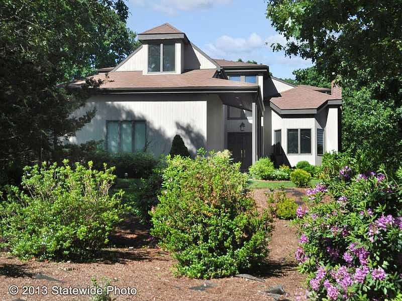 1st image of 219 Larchwood Dr